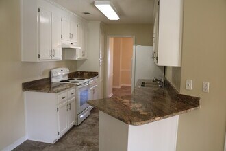 1925 Catamaran Dr in Navarre, FL - Building Photo - Building Photo