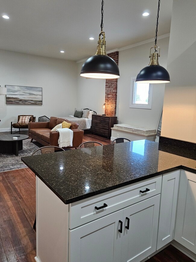 9 S Main St, Unit 9 A in Jeffersonville, OH - Building Photo - Building Photo