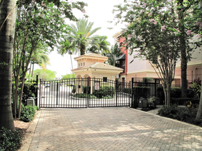 1030 NE 17th Way in Fort Lauderdale, FL - Foto de edificio - Building Photo