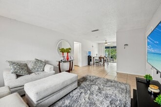 Roselea Manor Apartments in Sanford, FL - Foto de edificio - Building Photo