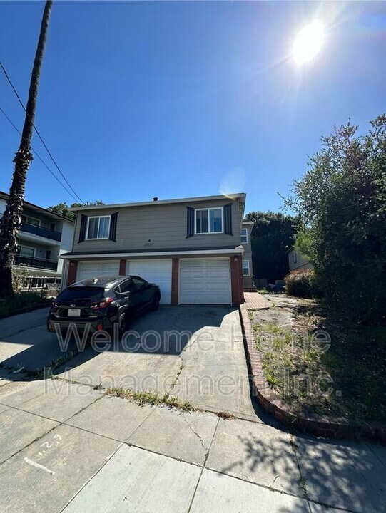 22217 Main St in Hayward, CA - Building Photo