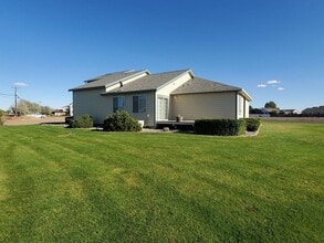 9506 Goodrich Rd SE in Moses Lake, WA - Building Photo - Building Photo