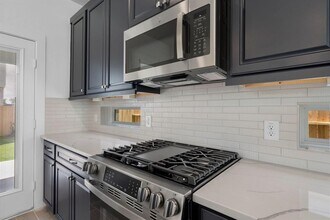 1326 Shaded Rock Dr in Missouri City, TX - Foto de edificio - Building Photo