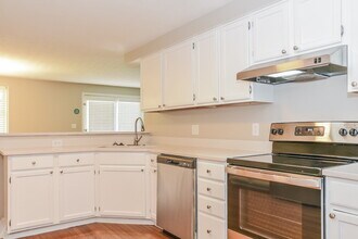 1204 Daylight Dr in Reynoldsburg, OH - Building Photo - Building Photo