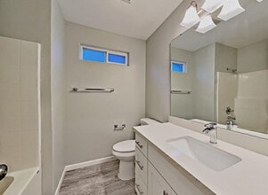 Vintage Y Condominiums in Tacoma, WA - Building Photo - Building Photo