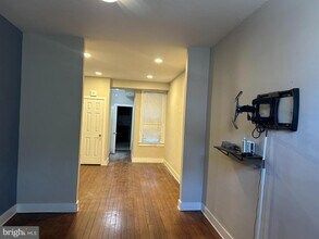 124 W Hamburg St in Baltimore, MD - Foto de edificio - Building Photo