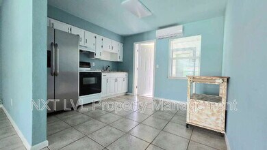 603 SE 46th Ter in Cape Coral, FL - Building Photo - Building Photo