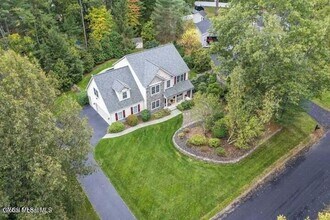 6 Bradford Dr in Saratoga Springs, NY - Building Photo - Building Photo