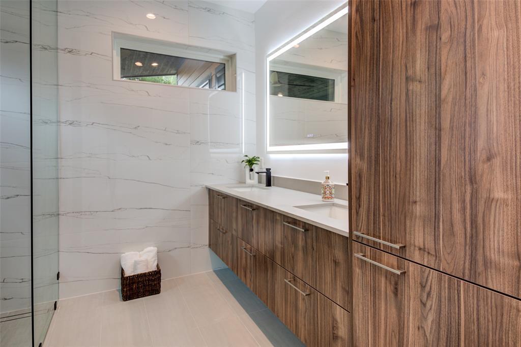 8619 Winding Walk in Austin, TX - Building Photo