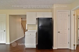 129 Meadowview Ln in Powder Springs, GA - Foto de edificio - Building Photo