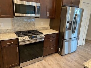 2105 Dellesta Dr in Bellingham, WA - Building Photo - Building Photo