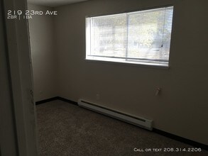 219 23rd Ave S in Nampa, ID - Building Photo - Building Photo