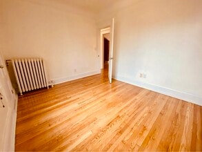 20-20 Triller Ave in Toronto, ON - Building Photo - Building Photo