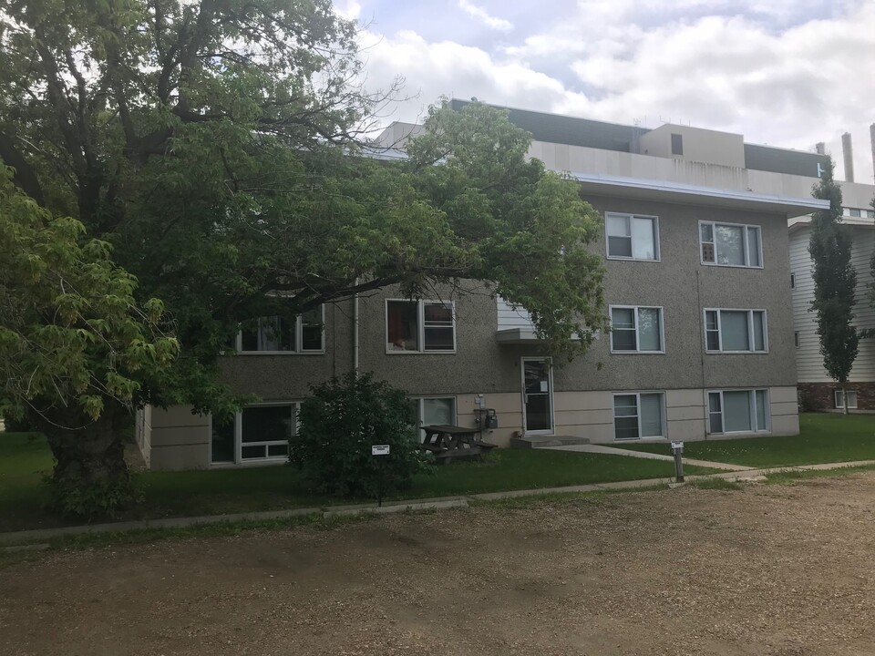 Skywalk Apartments in Red Deer, AB - Building Photo