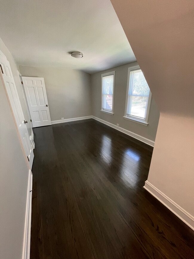 325 Columbia Ave in Des Plaines, IL - Building Photo - Building Photo