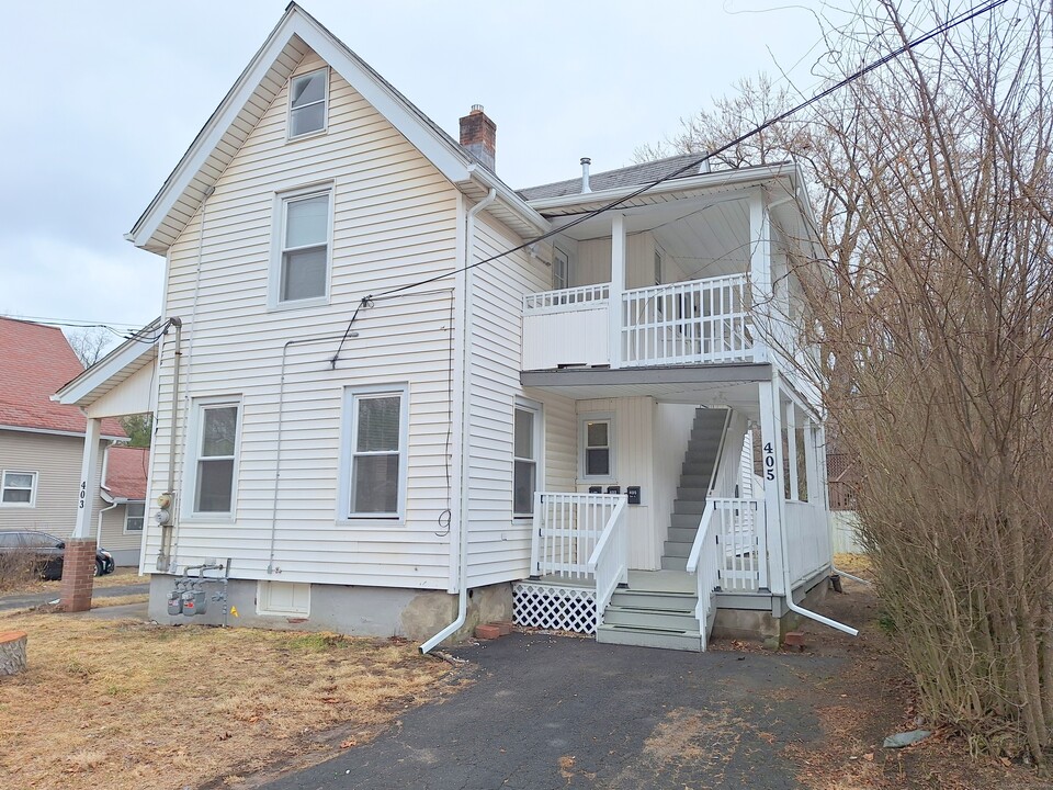 405 Park St in Bristol, CT - Building Photo