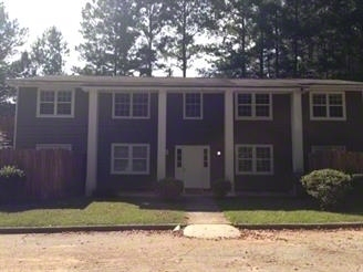 Colonial Woods Apartments in Monroe, GA - Foto de edificio