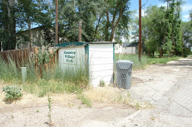 Country Village Park in Mountain Home, ID - Foto de edificio - Building Photo