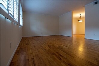 1612 Briarcliff Rd NE in Atlanta, GA - Foto de edificio - Building Photo