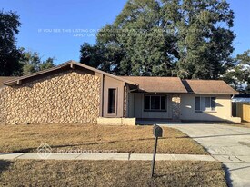 814 Centerwood Ct in Brandon, FL - Building Photo