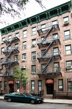 409-411 W 50th St in New York, NY - Building Photo - Building Photo