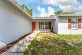 5010 Larch Ln in New Port Richey, FL - Building Photo - Building Photo