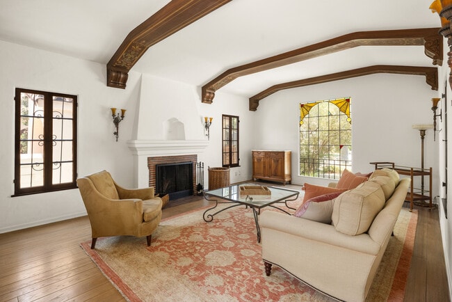 1116 S La Jolla Ave in Los Angeles, CA - Building Photo - Building Photo