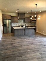 37 E Ranch Dr in Eagle, ID - Building Photo