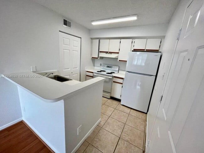 540 S Park Rd in Hollywood, FL - Building Photo - Building Photo