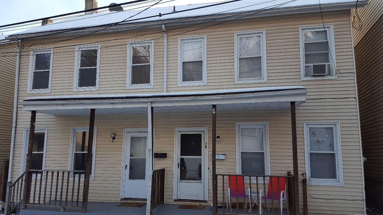 30 Brainard St in Phillipsburg, NJ - Building Photo