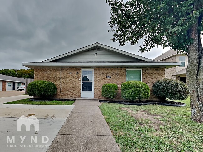 property at 1507 Cardinal Dr