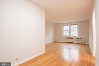 202 N George Mason Dr in Arlington, VA - Building Photo - Building Photo