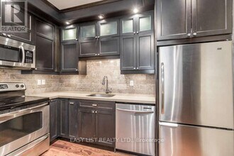 393 King St W in Toronto, ON - Building Photo - Building Photo