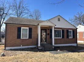 1475 W Duchesne Dr in Florissant, MO - Building Photo