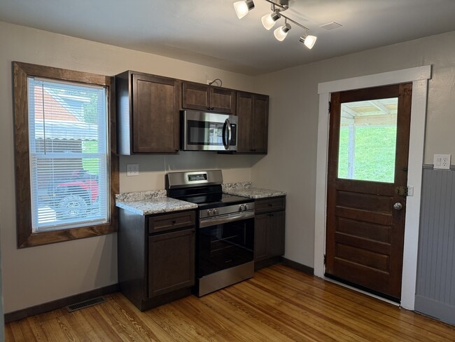 926 W Water St in Bellefonte, PA - Building Photo - Building Photo