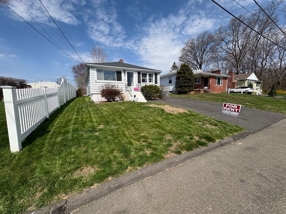 82 Parker Ave in West Haven, CT - Building Photo