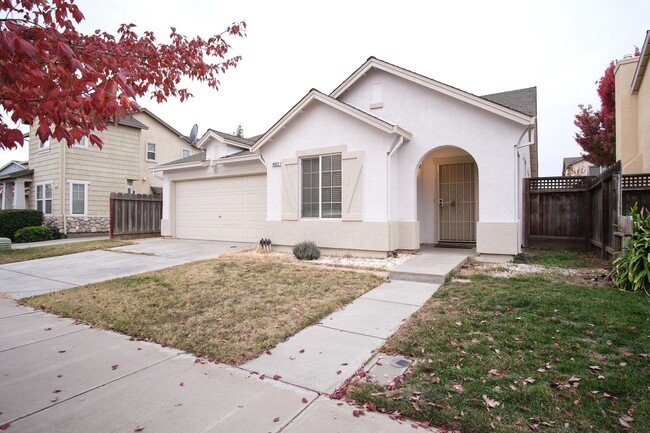 4037 Ivory Ln in Turlock, CA - Building Photo - Building Photo