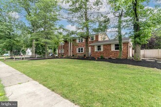 1800 Lark Ln in Cherry Hill Township, NJ - Building Photo - Building Photo