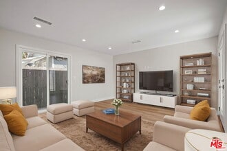 1561 E Elizabeth St in Pasadena, CA - Building Photo - Building Photo