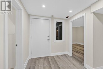 23 Blair Crescent in Barrie, ON - Building Photo - Building Photo
