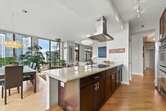1335 S Prairie Ave in Chicago, IL - Building Photo - Building Photo