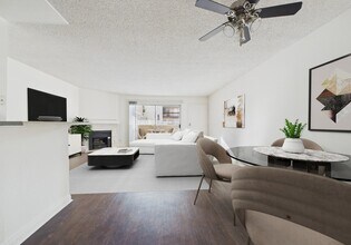 The Woodside Apartments in Northridge, CA - Foto de edificio - Building Photo