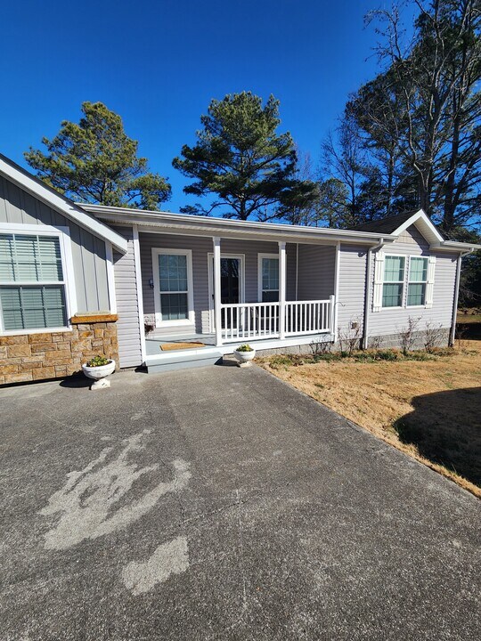 1276 TN-30 in Athens, TN - Building Photo