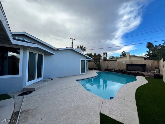 3140 Hebard Dr in Las Vegas, NV - Building Photo - Building Photo