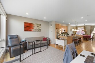 2854 N River Walk Dr in Chicago, IL - Foto de edificio - Building Photo