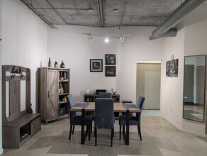 2001 Biscayne Blvd, Unit 2209 in Miami, FL - Foto de edificio - Building Photo