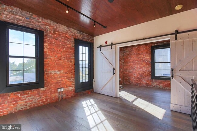 property at 1900 Waterloo St