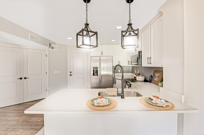 Village Green Apartment Homes in Wilmington, NC - Foto de edificio - Building Photo