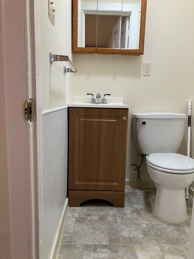 803 N Main St in Ashland, OR - Building Photo - Building Photo