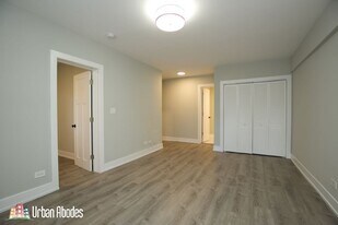 535 W Belmont Ave, Unit A06C in Chicago, IL - Building Photo